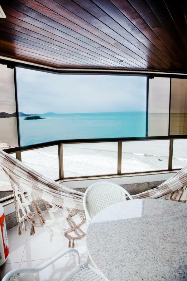 Apto Frente Mar Bal Camboriu Pe Na Areia Churrasqueira Carvao Na Sacada Fantastica E Encantadora Vista Mar *