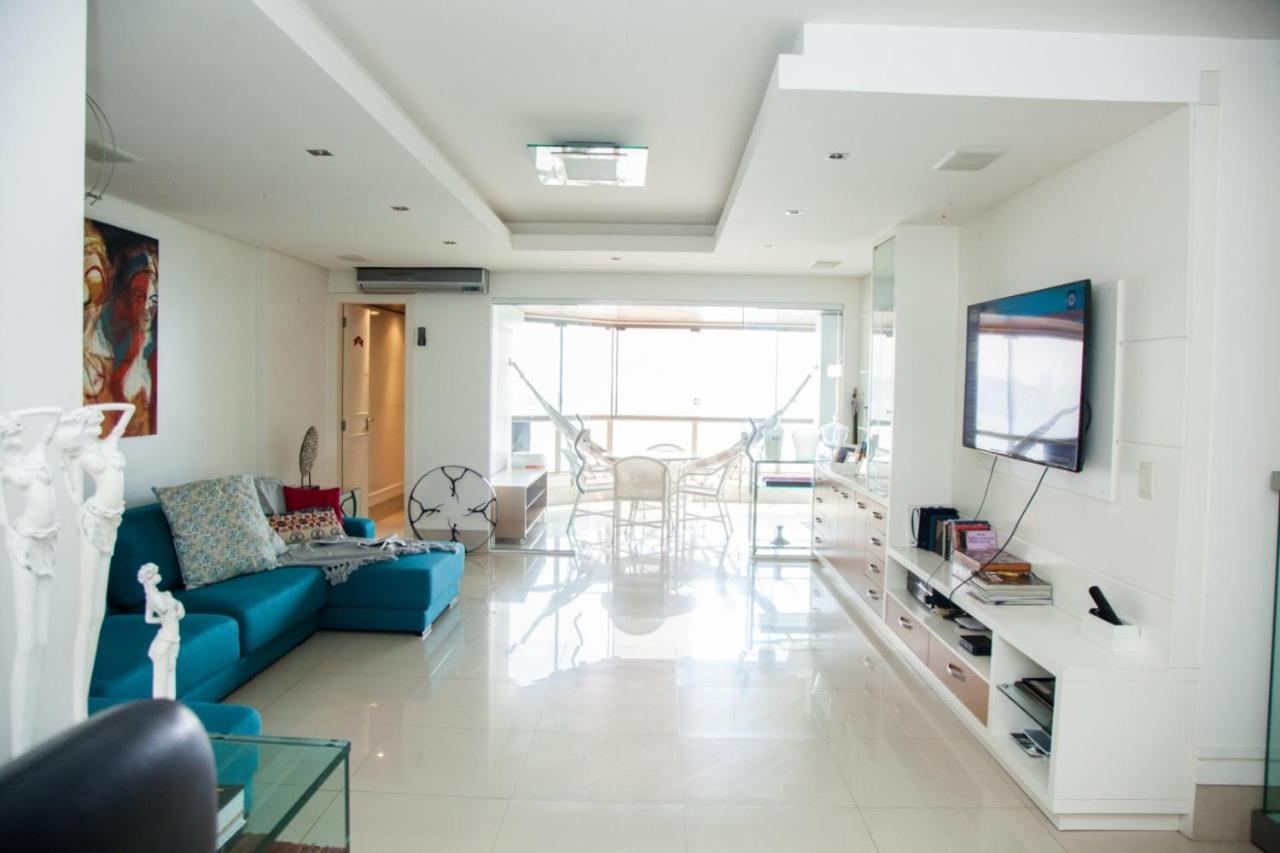 Apto Frente Mar Bal Camboriu Pe Na Areia Churrasqueira Carvao Na Sacada Fantastica E Encantadora Vista Mar Apartamento *