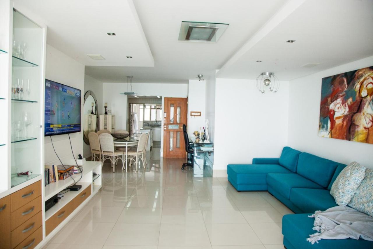 Apto Frente Mar Bal Camboriu Pe Na Areia Churrasqueira Carvao Na Sacada Fantastica E Encantadora Vista Mar Apartamento Balneario Camboriu